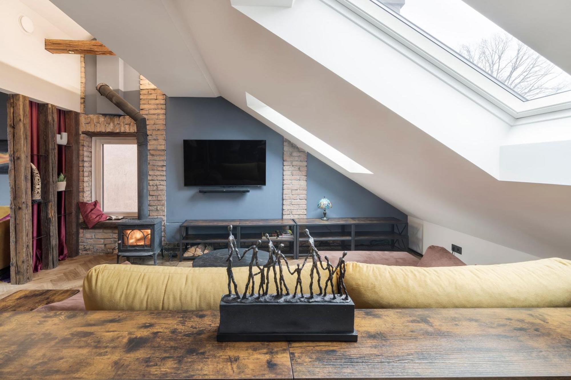 Cozy Penthouse Apartment *